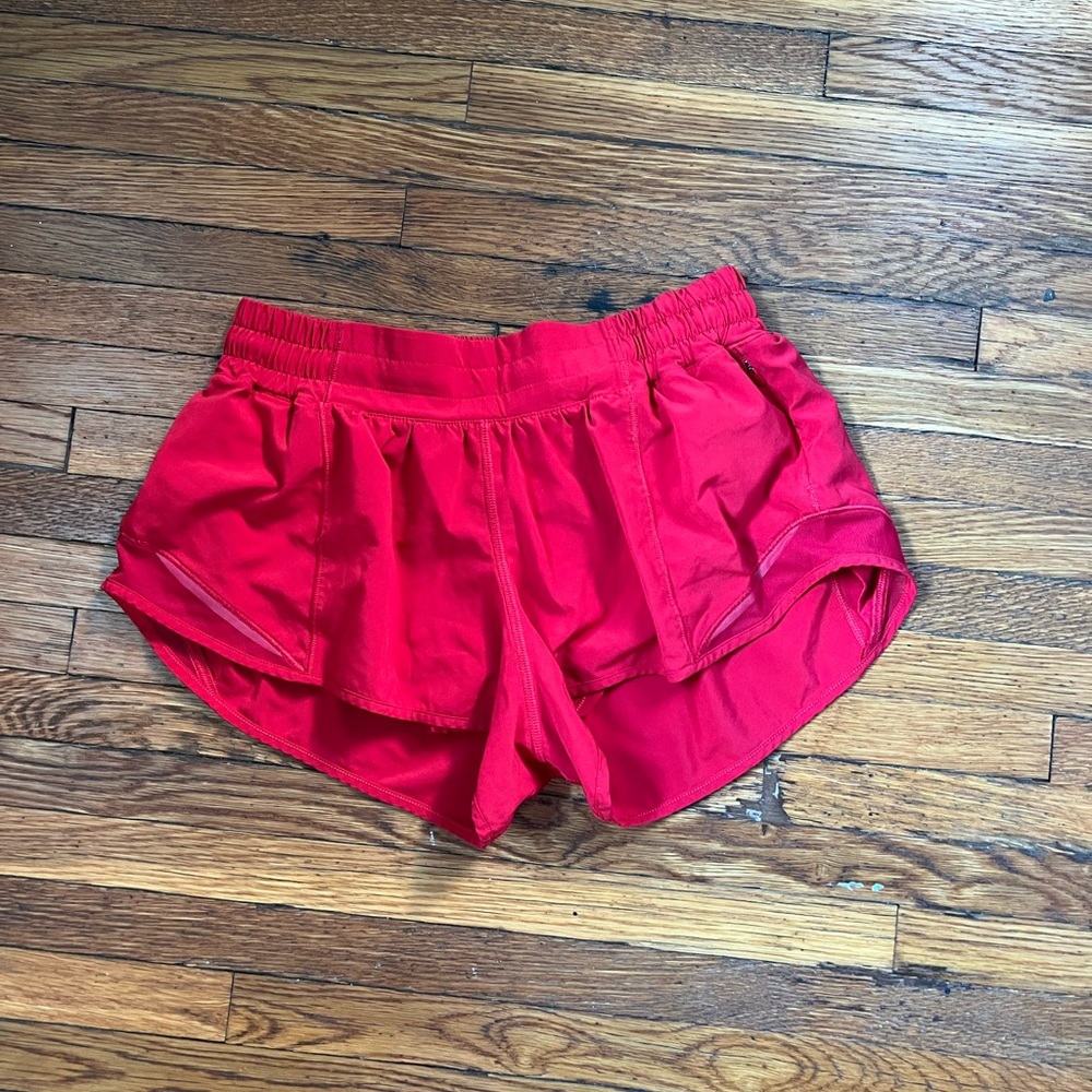LULU RED HOTTY HOT SHORTS SIZE 6